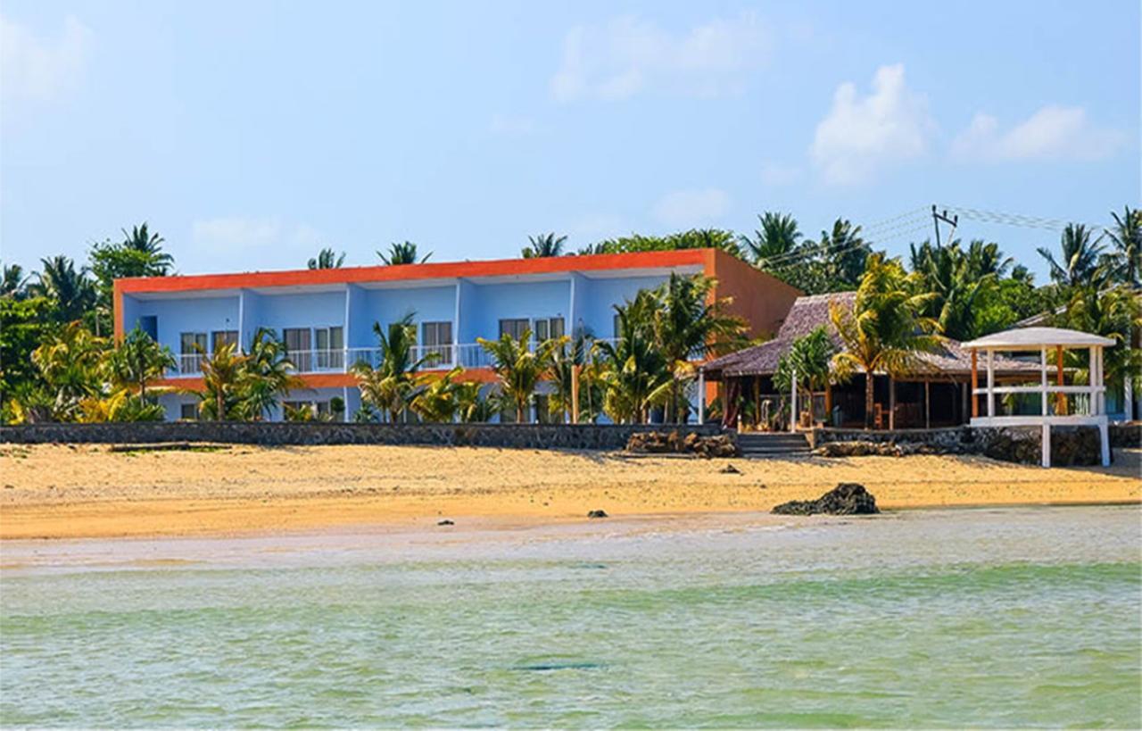 Turtle Beach Hotel Ujunggenteng Exteriör bild