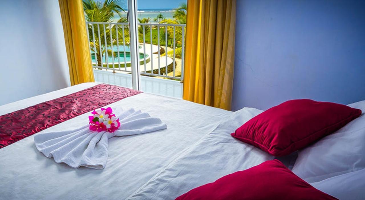 Turtle Beach Hotel Ujunggenteng Rum bild