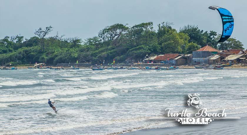 Turtle Beach Hotel Ujunggenteng Exteriör bild